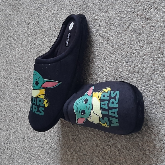 New Star Wars Men's The Mandalorian "The Child" Clog Slipper. - Picture 3 of 12